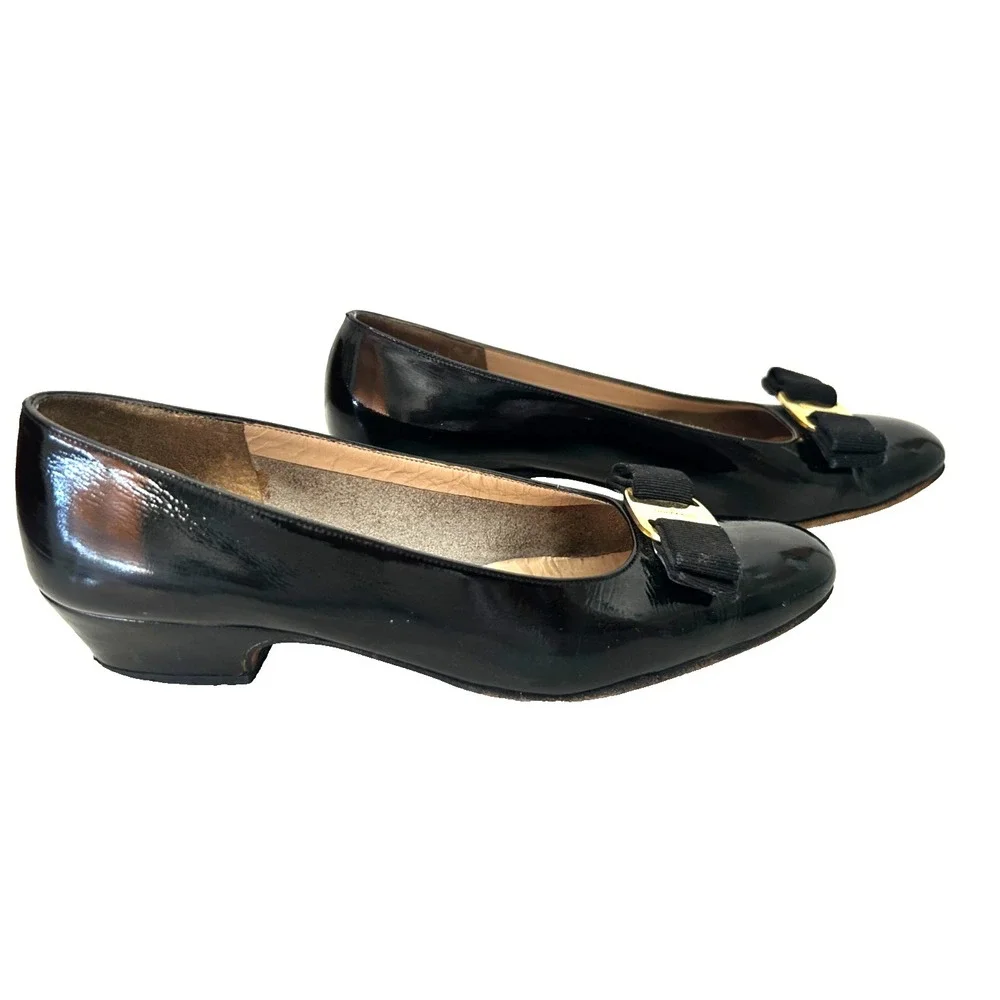 Salvatore Ferragamo Black Patent Leather Low Heel Lillaz Pumps Size 7 AA